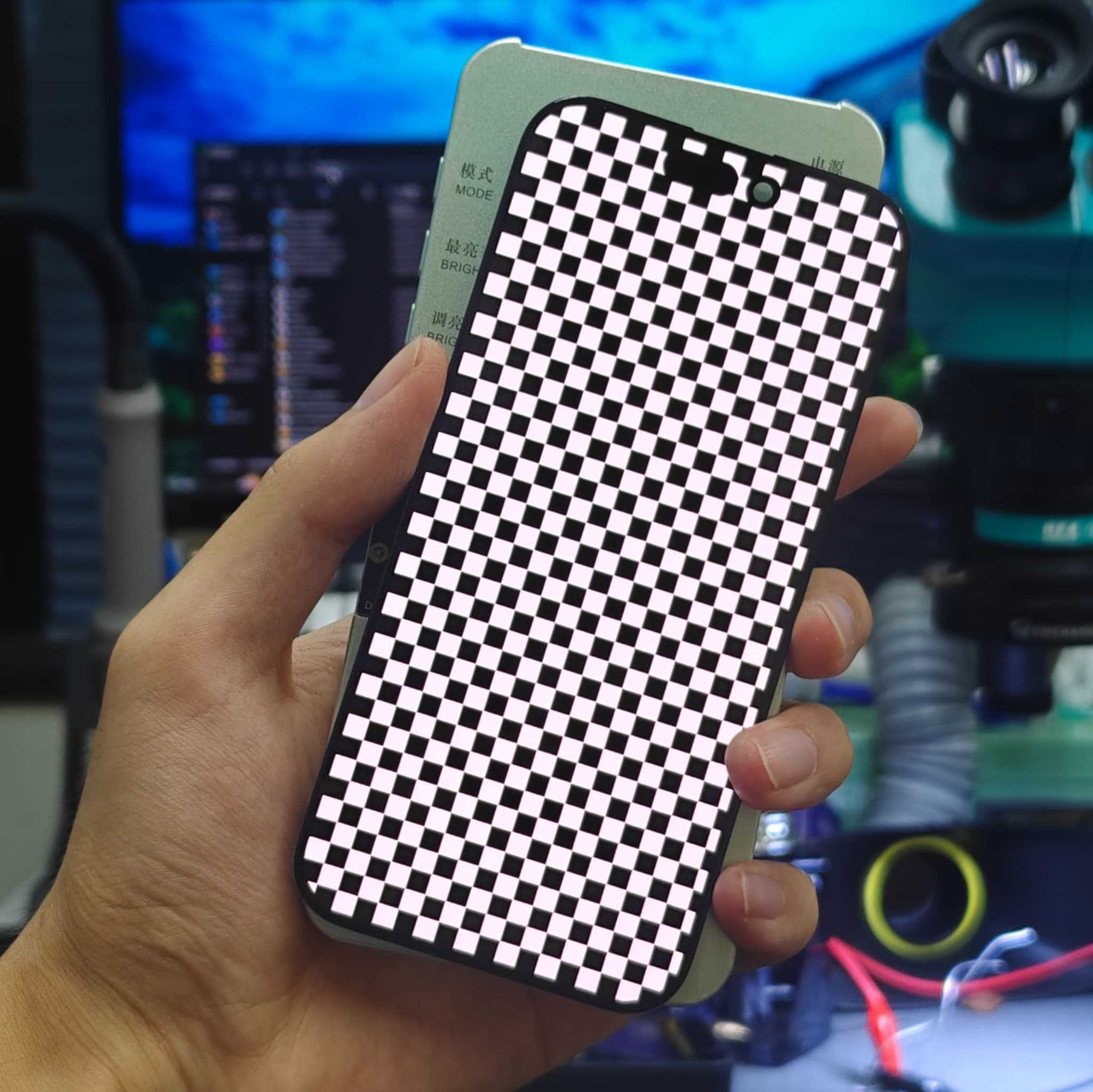 iPhone 15 Pro ガラス修理完了後